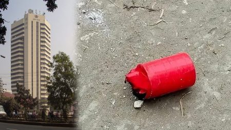 গ্রামীণ ব্যাংকের প্রধান কার্যালয়ের সামনে ককটেল বিস্ফোরণ