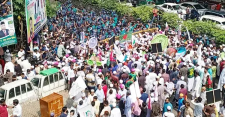 বিশাল মিছিল যমুনার দিকে যাচ্ছে জামায়াতসহ ৮ দল