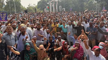 প্রাথমিকের স্কুলে স্কুলে কর্মবিরতি, ২ উপদেষ্টার পদত্যাগ দাবি