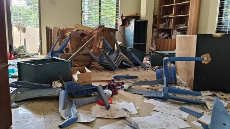 কুষ্টিয়ায় প্রথম আলো অফিসে ভাঙচুর