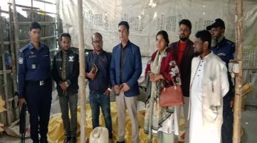 সিমেন্ট-মাটি দিয়ে সার! যশোরে নকল সার তৈরির কারখানা উচ্ছেদ