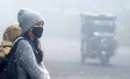 শীতের থাবা নেমে এলো চুয়াডাঙ্গায় চুয়াডাঙ্গায় কনকনে শীতের কামড়, মৌসুমের সর্বনিম্ন তাপমাত্রায় কাঁপছে জনজীবন