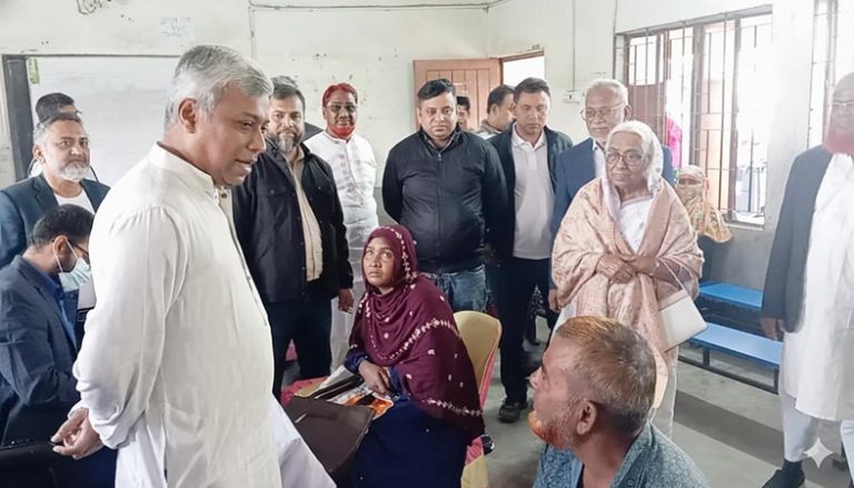 বেগম খালেদার সুস্থতা কামনায় যশোরে ফ্রি মেডিকেল ক্যাম্প অনুষ্ঠিত বেগম খালেদার সুস্থতা কামনায় যশোরে ফ্রি মেডিকেল ক্যাম্প অনুষ্ঠিত