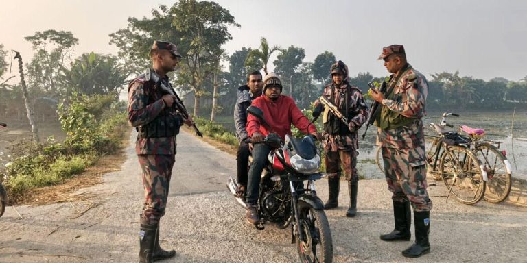 হাদিকে হামলাকারীর ভারতে পালানো ঠেকাতে বেনাপোল সীমান্তে বিজিবির সতর্কতা