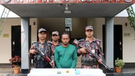 পাচারের পথে মালিবাগের সোনা যশোরে উদ্ধার পাচারের পথে মালিবাগের সোনা যশোরে উদ্ধার