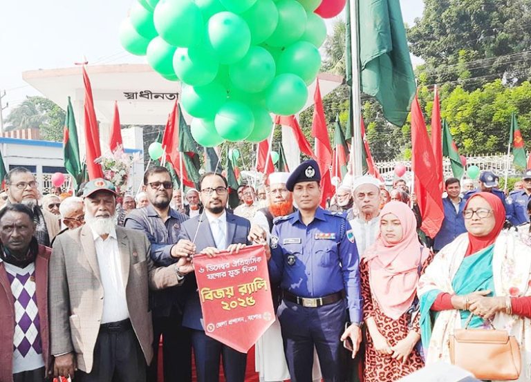 ঐতিহাসিক যশোর মুক্ত দিবসে বর্ণাঢ্য শোভাযাত্রা ঐতিহাসিক যশোর মুক্ত দিবসে বর্ণাঢ্য শোভাযাত্রা