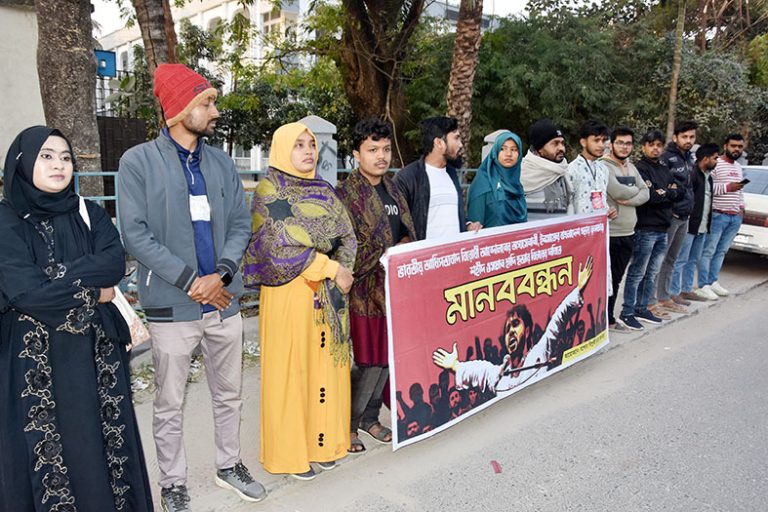 হাদী হত্যার বিচার দাবিতে যশোরে মানববন্ধন