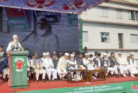 ফ্যামেলি কার্ড এক হাতে, অন্য হাতে নারীদের গায়ে হাত—এমন বাংলাদেশ মানি না : শফিকুর রহমান