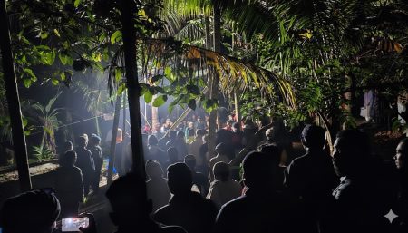 জানাজা শেষে বাগেরহাটের কারাবন্দী ছাত্রলীগ নেতার স্ত্রী-সন্তানকে পাশাপাশি দাফন