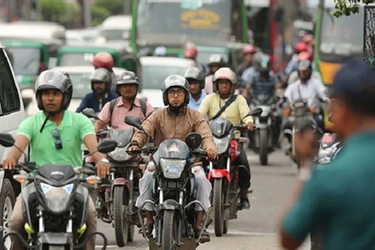 আজ রাত ১২টা থেকে মোটরসাইকেল চলাচল বন্ধ আজ রাত ১২টা থেকে মোটরসাইকেল চলাচল বন্ধ