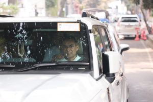 সরকারি বিলাসিতা ছাড়লেন তারেক রহমান : ব্যক্তিগত গাড়িতে প্রধানমন্ত্রীর নতুন দৃষ্টান্ত সরকারি বিলাসিতা ছাড়লেন তারেক রহমান : ব্যক্তিগত গাড়িতে প্রধানমন্ত্রীর নতুন দৃষ্টান্ত