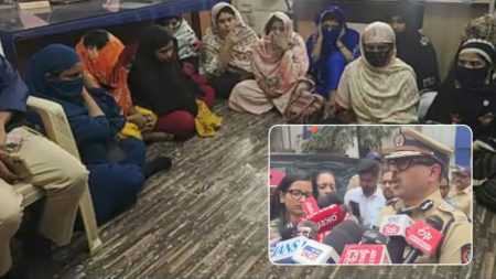 পুনেতে যৌনপল্লিতে অভিযান : উদ্ধার ১১ বাংলাদেশি নারী পুনেতে যৌনপল্লিতে অভিযান : উদ্ধার ১১ বাংলাদেশি নারী