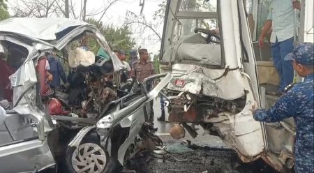 বিয়ের কয়েক ঘণ্টার মধ্যেই সড়কে ঝরল ১৩ প্রাণ