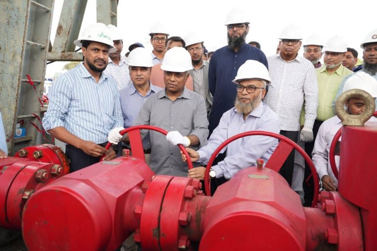 নিজস্ব গ্যাস উত্তোলন বাড়িয়ে স্বয়ংসম্পূর্ণ হতে চাই : প্রতিমন্ত্রী অমিত নিজস্ব গ্যাস উত্তোলন বাড়িয়ে স্বয়ংসম্পূর্ণ হতে চাই : প্রতিমন্ত্রী অমিত