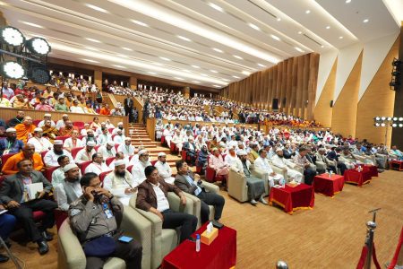 যশোর থেকে সরকারি সম্মানী পেলেন ৪ ধর্মীয় নেতা
