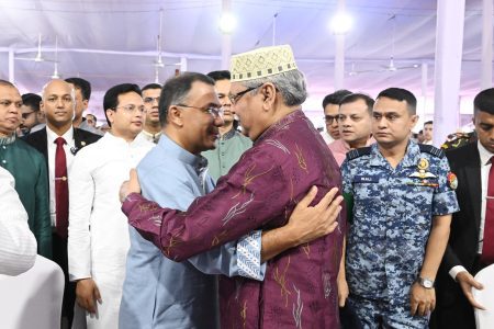 জাতীয় ঈদগাহে ঈদের নামাজ পড়লেন রাষ্ট্রপতি ও প্রধানমন্ত্রী