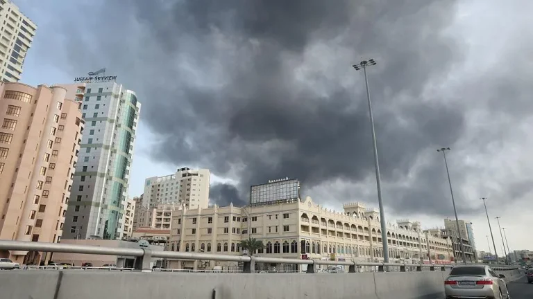 বাহরাইনে অবস্থিত যুক্তরাষ্ট্রের পঞ্চম নৌবহরের সদরদপ্তরের আশপাশে ক্ষেপণাস্ত্র ও ড্রোন আঘাত