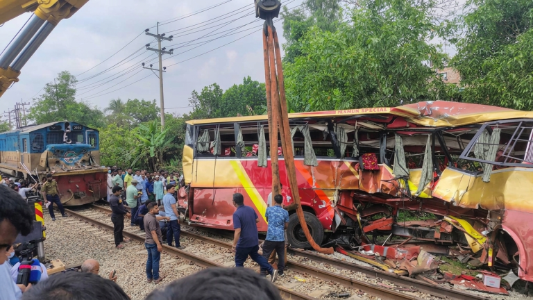 ঈদের ছুটিতে ফাঁকা সড়কে মৃত্যুর মিছিল, ৫ জেলায় নিহত অন্তত ২১