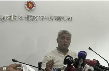 ঈদযাত্রা ও সেচের চাহিদা বিবেচনায় সীমা তুলে নিল সরকার, প্রয়োজনমতো তেল কিনতে পারবেন সবাই ঈদযাত্রা ও সেচের চাহিদা বিবেচনায় সীমা তুলে নিল সরকার, প্রয়োজনমতো তেল কিনতে পারবেন সবাই