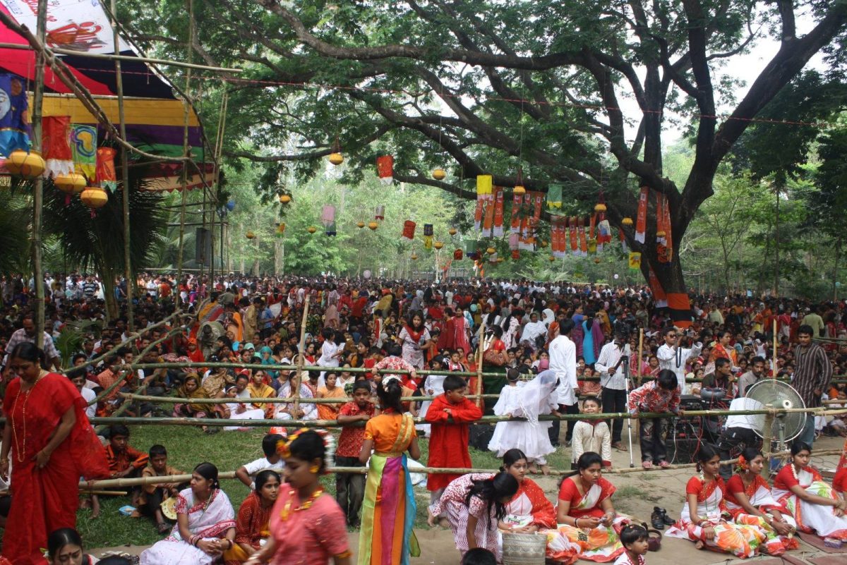 যশোর পৌর উদ্যানে বর্ষবরণের ৫০ বছরের মাইলফলকে উদীচী যশোর পৌর উদ্যানে বর্ষবরণের ৫০ বছরের মাইলফলকে উদীচী