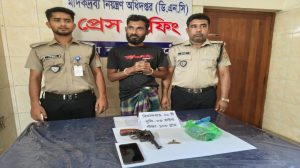 বিরামপুরে পিস্তল-গুলিসহ যুবদল নেতা আটক