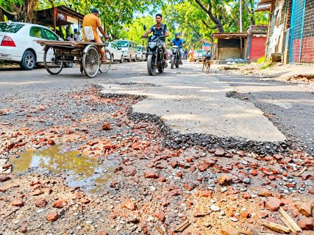 বর্ষায় ভাঙে সড়ক, সংস্কারে ঝরে কোটি টাকা!