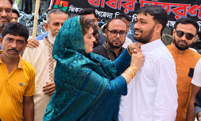 ঝিকরগাছার অঘোষিত যুবরাজ ‘ভাবির দেবর’ ঝিকরগাছার অঘোষিত যুবরাজ ‘ভাবির দেবর’