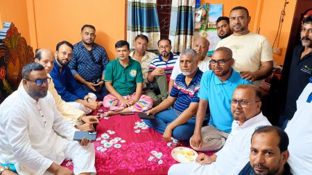 অসুস্থ সাংবাদিক শাহাবুদ্দিনকে দেখতে বাসায় নুরুজ্জামান লিটন